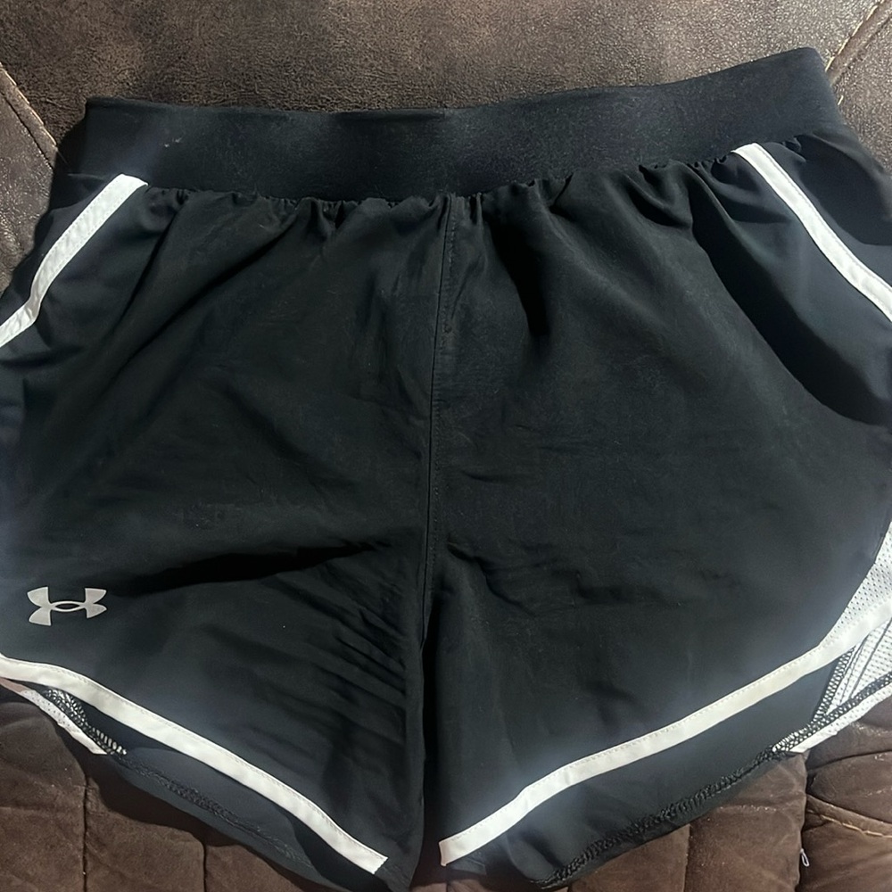 Under Armor like new sport shorts!!